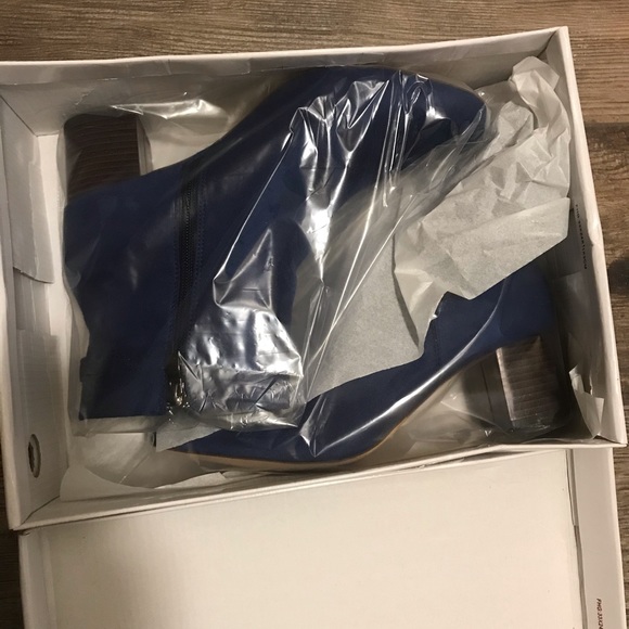 Boston Design Studio Boots - Picture 1 of 6